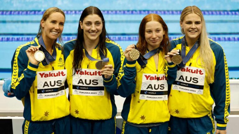 Australia es de oro y con récord mundial en el relevo femenil 4x100m libre