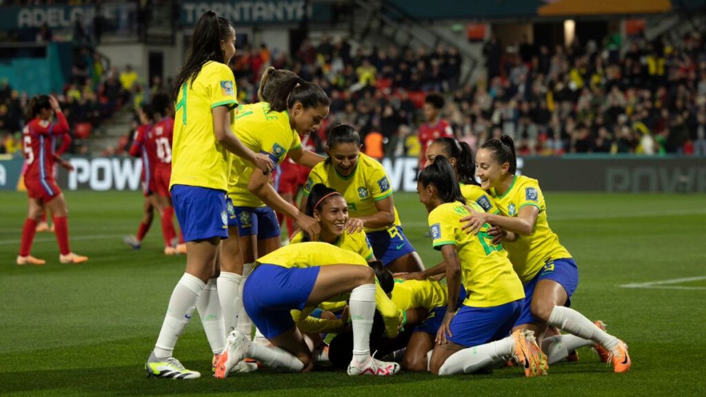 Jugadoras de Brasil celebran un gol. - @SelecaoFeminina.