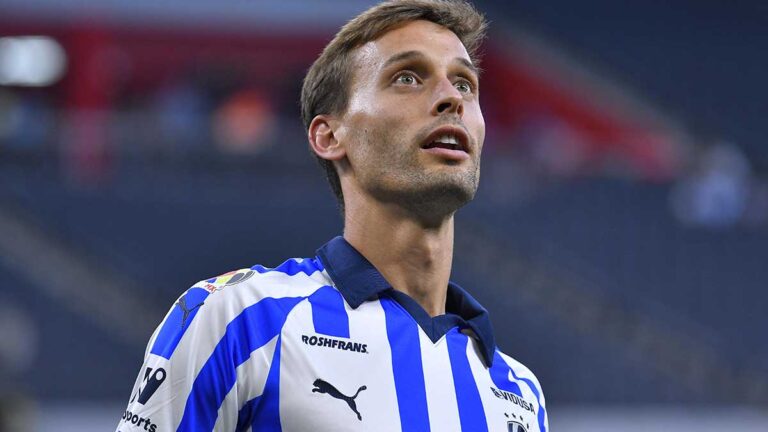 Sergio Canales aún no está habilitado para debutar con Rayados