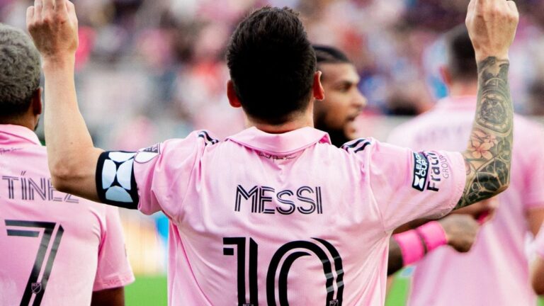 El voraz primer tiempo de Messi: dos goles y ovación contra Atlanta