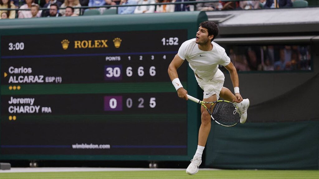 Carlos Alcaraz no tuvo problemas para vencer a Jeremy Chardy. Reuters