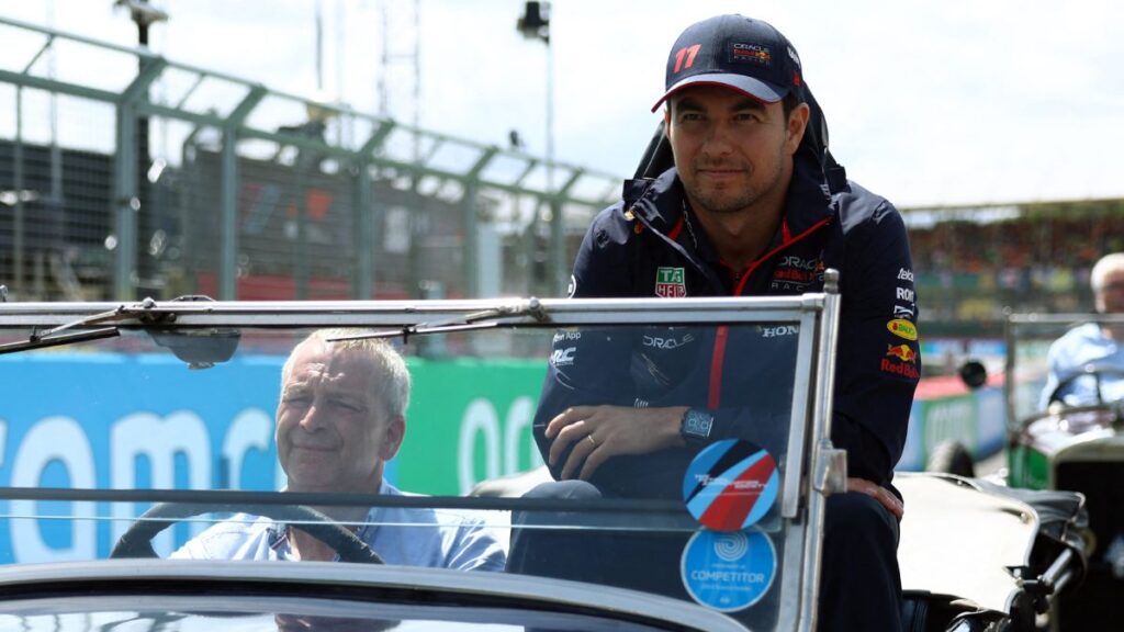 Montoya respalda a Checo Pérez: "No hay razón para pensar en poner a otro piloto"