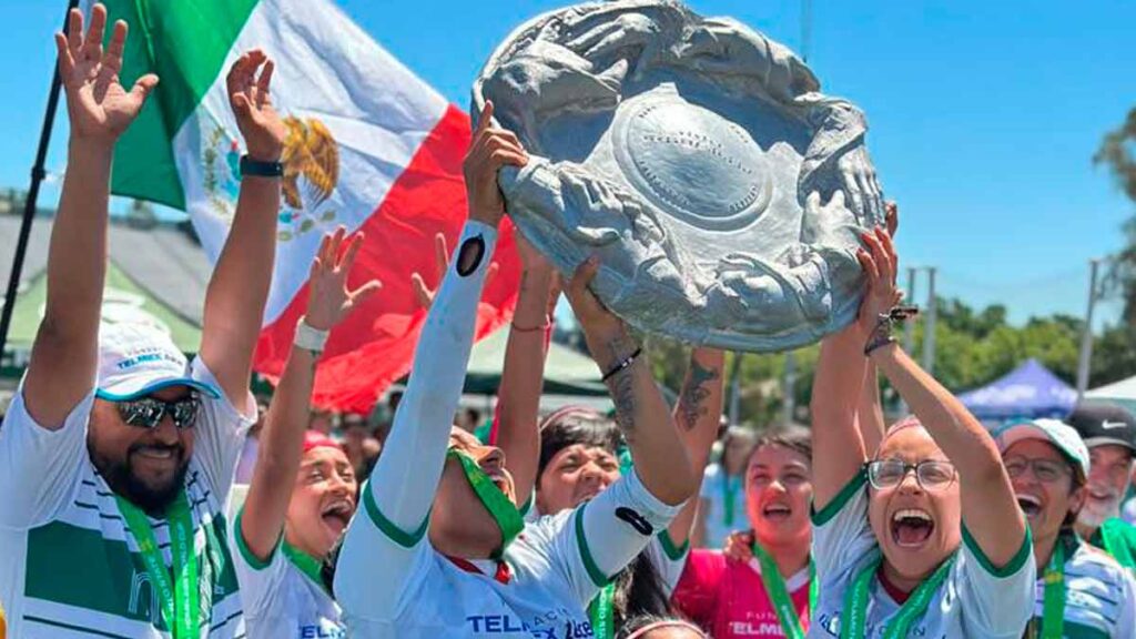 La selección mexicana femenil se lleva el título en la Homeless Cup; la varonil se queda con el subcampeonato | Cortesía