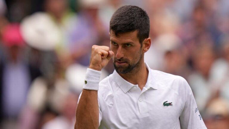 Un ‘miserable’ Novak Djokovic encuentra la manera de vencer a Hubert Hurkacz y avanza a cuartos en Wimbledon