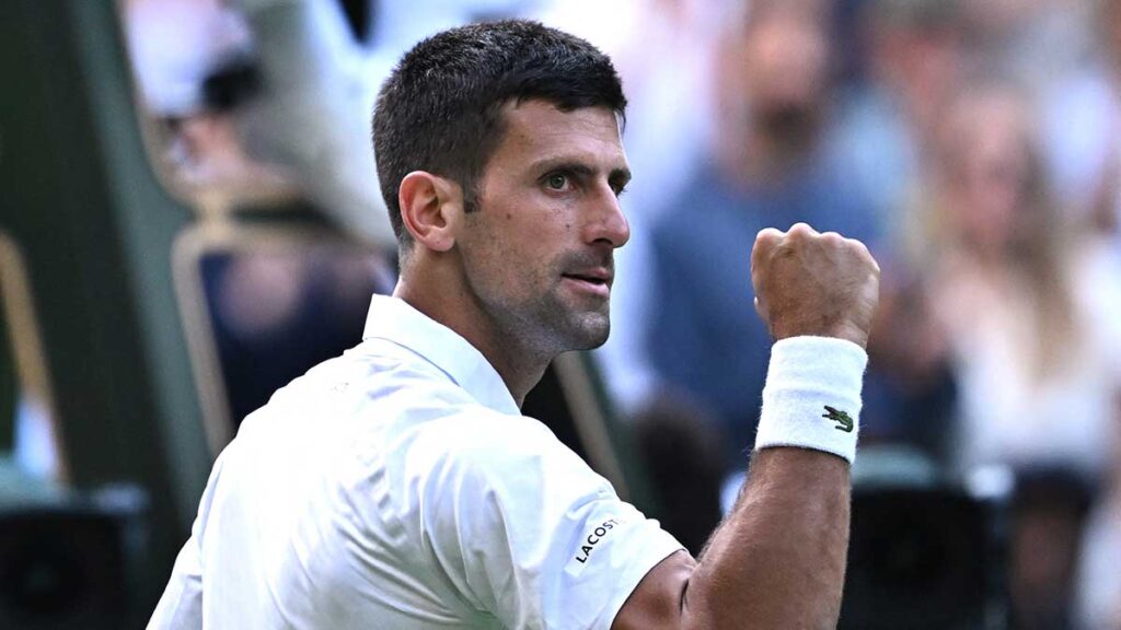 Novak Djokovic avanza a la tercera ronda de Wimbledon. Reuters