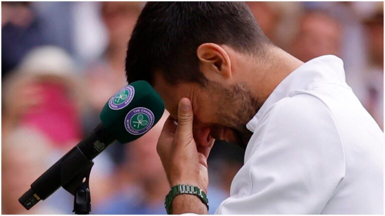 Djokovic recibe una multa tras perder el control en la derrota ante Carlos Alcaraz en Wimbledon