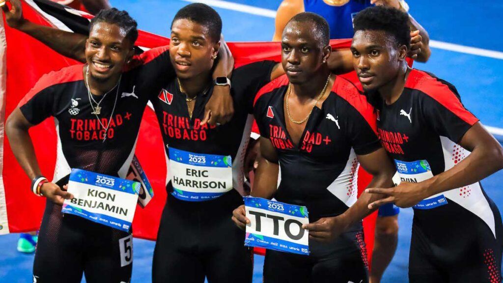 Cuba y Trinidad y Tobago se llevan la final de los relevos 4x100m femenil y varonil | @SecPrensaSV