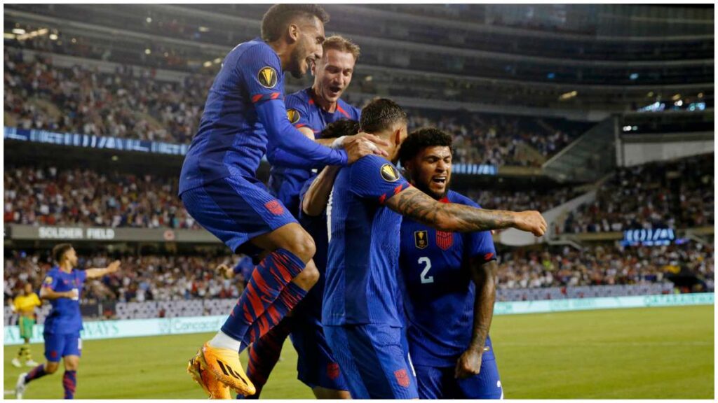 Estados Unidos busca su pase a los octavos de final de la Copa Oro | Reuters; Durr