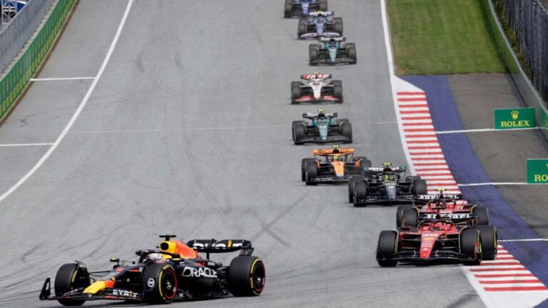 Verstappen, Leclerc y Checo se salvan, la FIA sanciona a ocho pilotos y la clasificación del GP de Austria se modifica