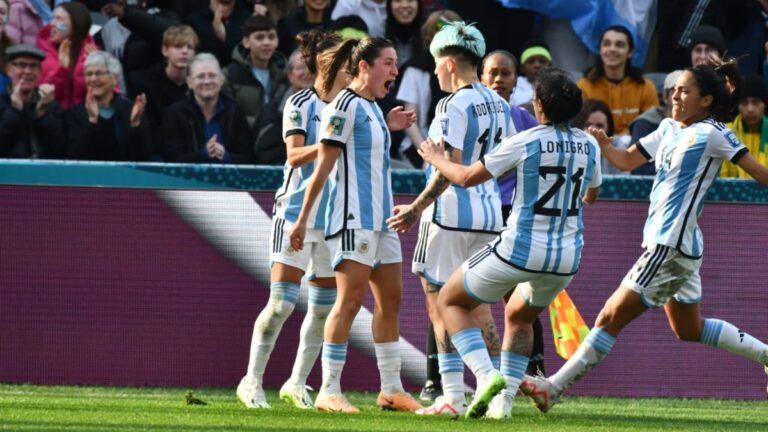 La Selección Argentina empató un enorme partido ante Sudáfrica y sigue con la ilusión
