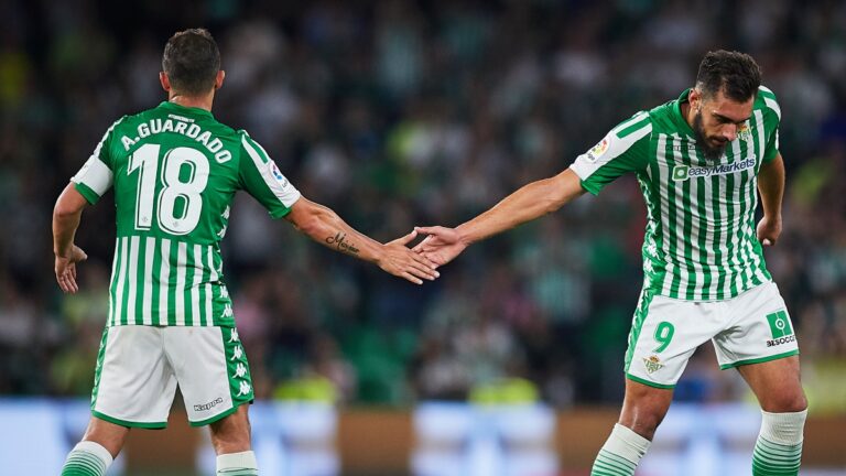 Andrés Guardado, elogiado por Borja Iglesias: “Nos va a aportar mucho como capitán, es un ejemplo para todos”