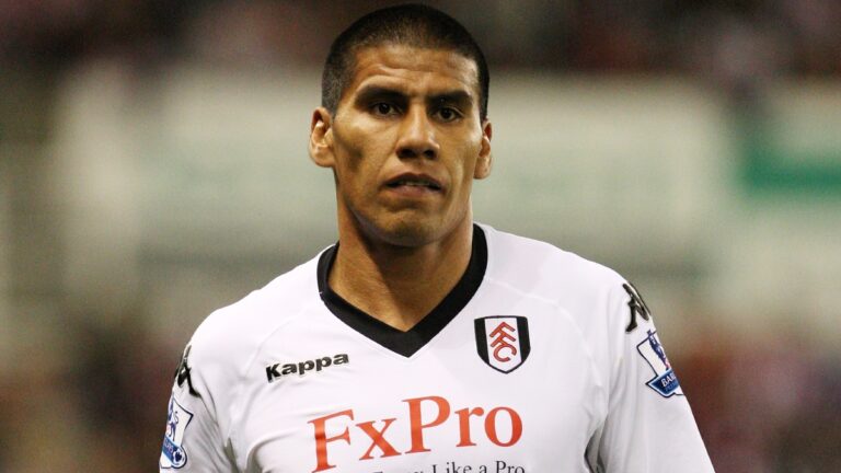Carlos Salcido, el otro mexicano que estuvo en Fulham y no pudo triunfar en Premier League