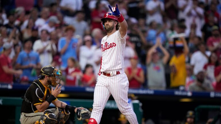 Bryce Harper vuelve a pegar un HR 166 turnos después