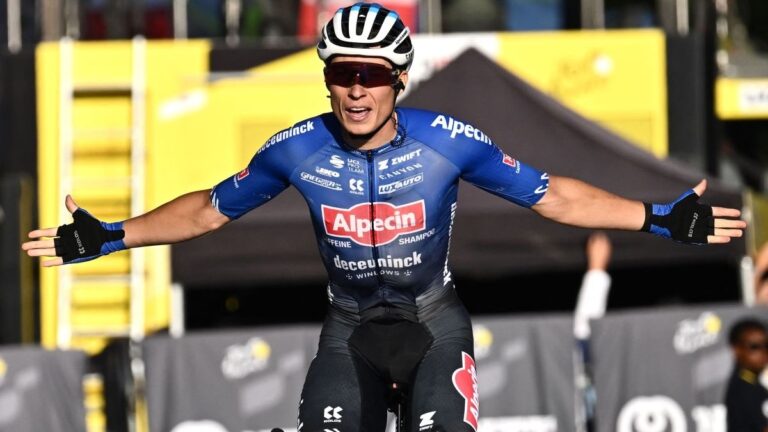 Jasper Philipsen brilla en el sprint de la etapa ‘negra’ y repite triunfo en el Tour de Francia