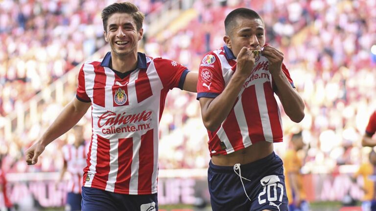 Las Chivas vencen al San Luis y apuntan a lo más alto del Apertura 2023