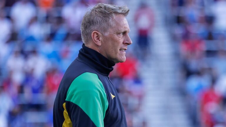 Heimir Hallgrímsson busca repetir el milagro de Islandia con la selección de Jamaica