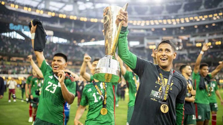 El Feyenoord y los clubes de la Liga MX festejan la obtención de la Copa Oro de sus jugadores