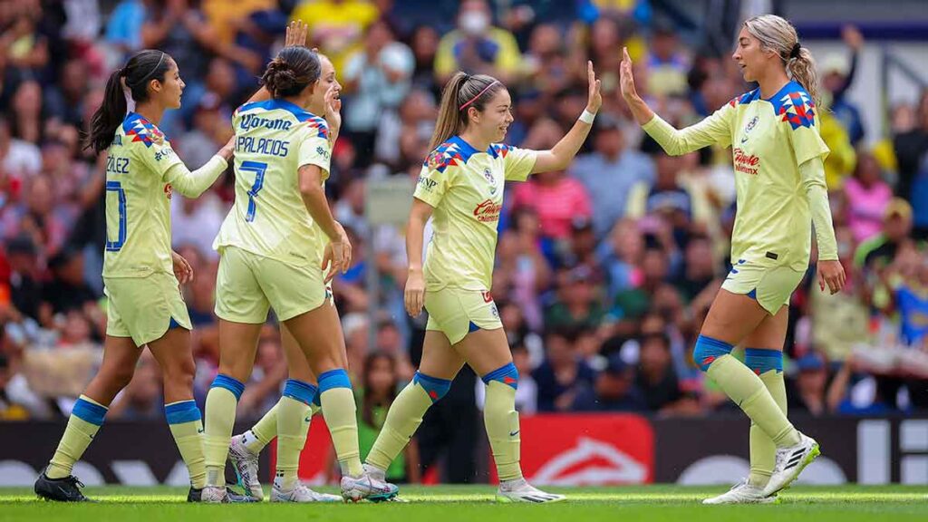 Katty Martínez luce con triplete y el América golea a Santos en la fecha 2 de la Liga MX Femenil