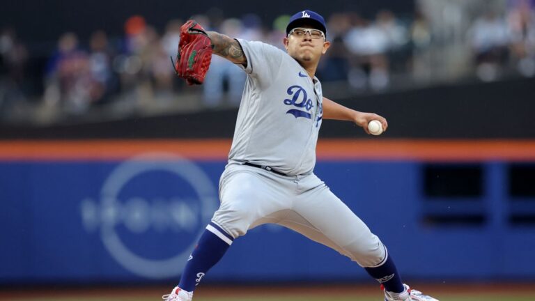 Julio Urías permite un solo hit y los Dodgers blanquean a los Mets