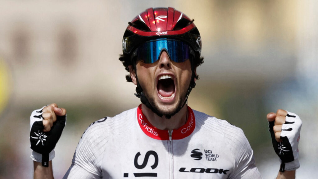 Victor Lafay celebra la victoria en San Sebastián. - Reuters.