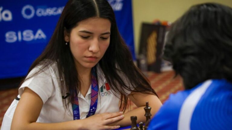 Liliana Fuentes gana la medalla de oro en ajedrez blitz