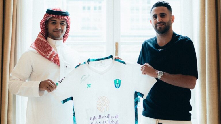 Riyad Mahrez ficha por el Al-Ahli de Arabia Saudita