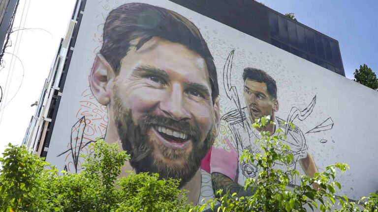 Fanáticos del Orlando City vandalizan mural de Lionel Messi