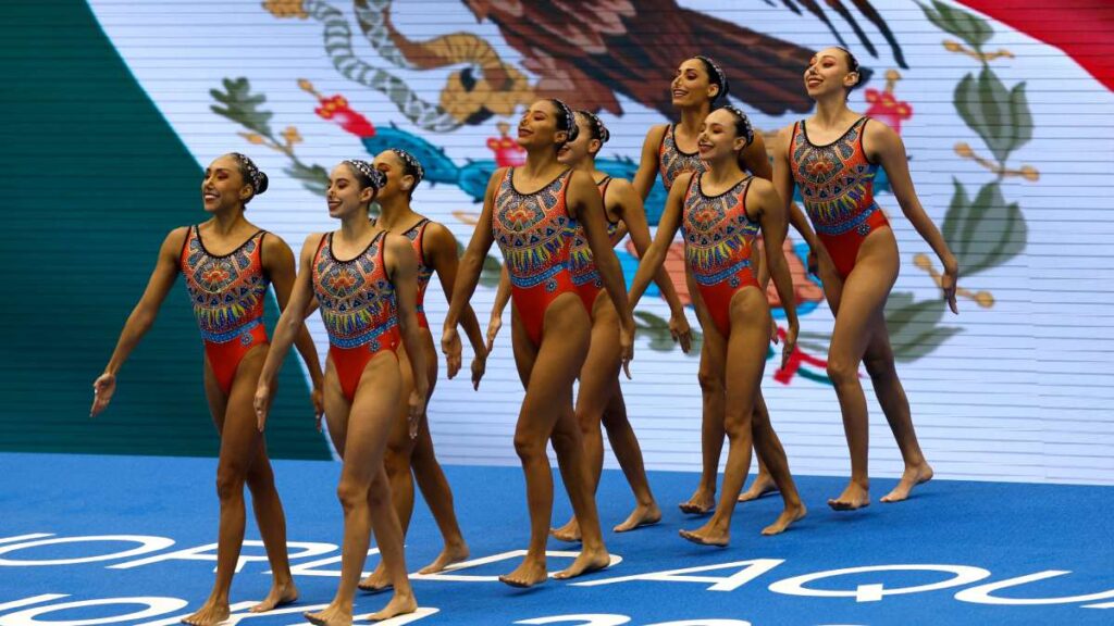 La escuadra mexicana terminó en el cuarto lugar de la final de rutina acrobática del Mundial de Natación 2023.