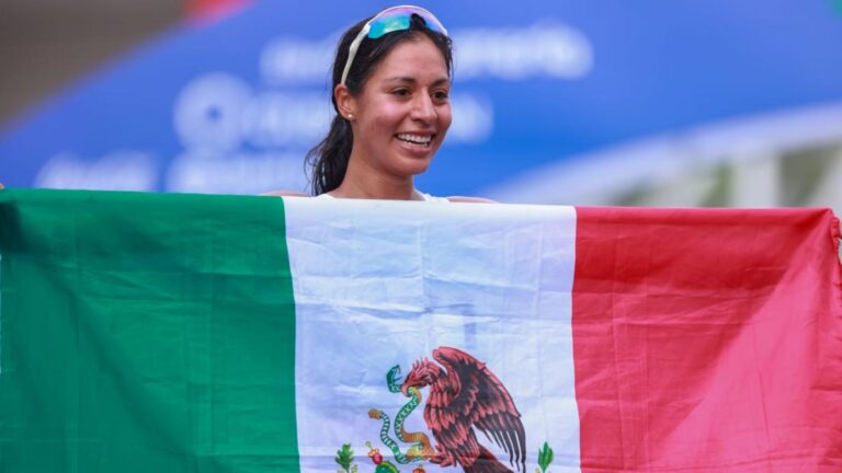 ¡Dedicatoria hasta el cielo! Alejandra Ortega recuerda a su fallecida madre tras ganar oro en la marcha de San Salvador 2023