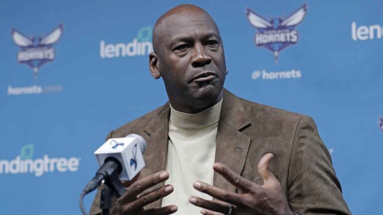 Junta de Gobernadores de la NBA aprobó la venta de los Hornets de Michael Jordan