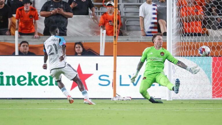 Minnesota United golea a domicilio al Houston Dynamo