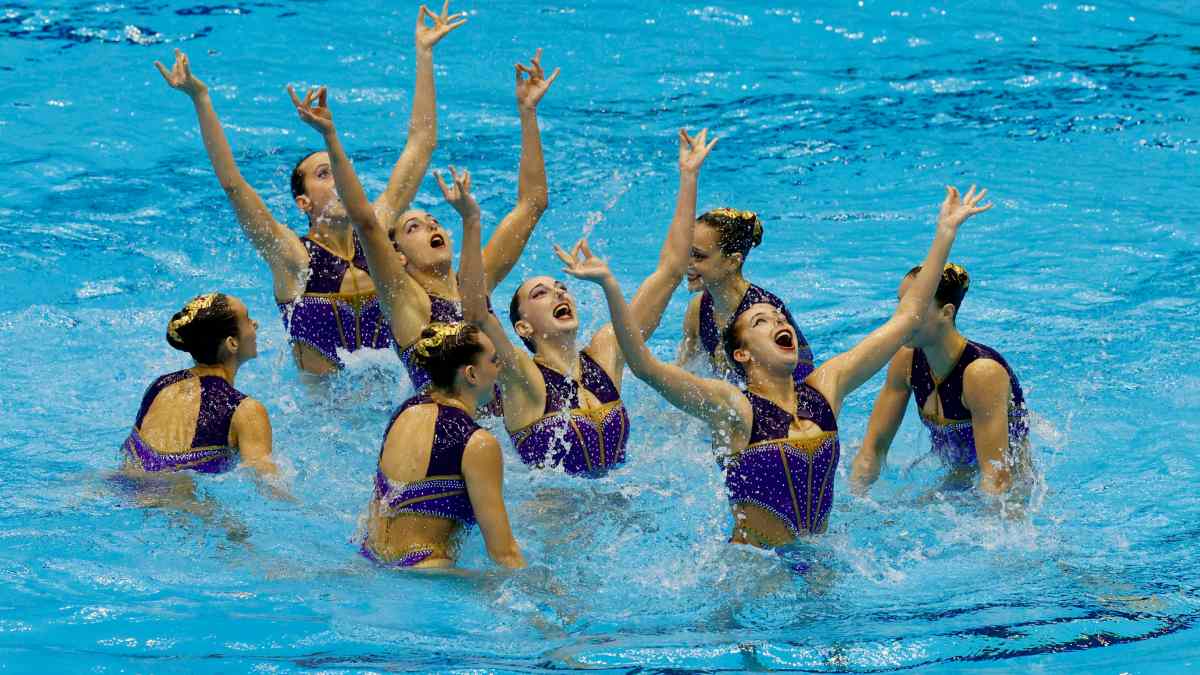 ¡Espectacular! España se presenta con música de Aladdín en la natación