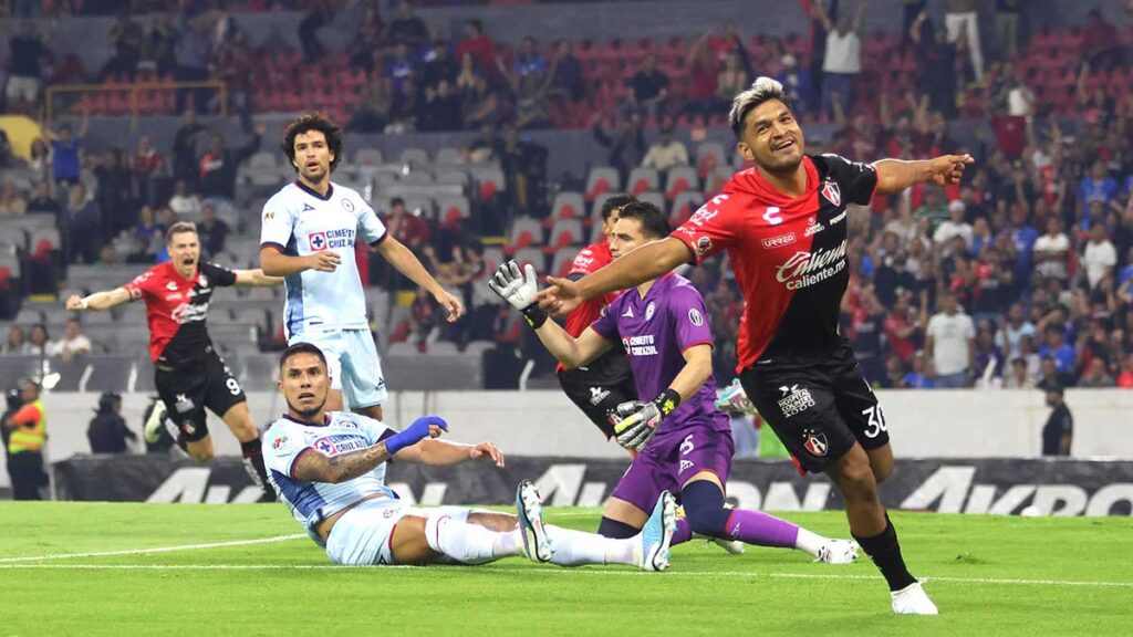 Eduardo ‘Mudo’ Aguirre marcó en el duelo ante Cruz Azul. Imago 7