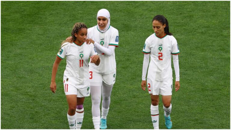 Nouhaila Benzina se convierte en la primera mujer en usar un hiyab en el Mundial Femenino 2023