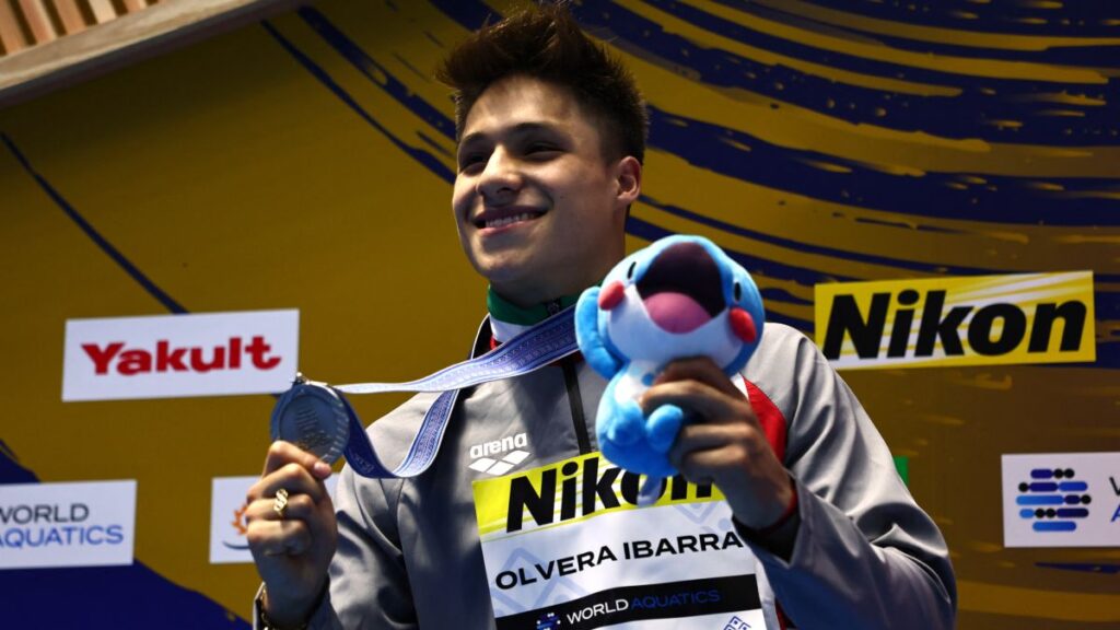 Osmar Olvera se quedó con la medalla de plata en la prueba de trampolín 1m del Mundial de Natación Fukuoka 2023.