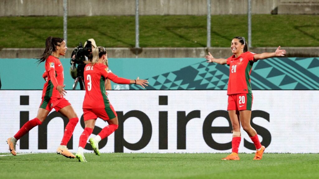 Jugadoras de Portugal celebran un gol. - Reuters.