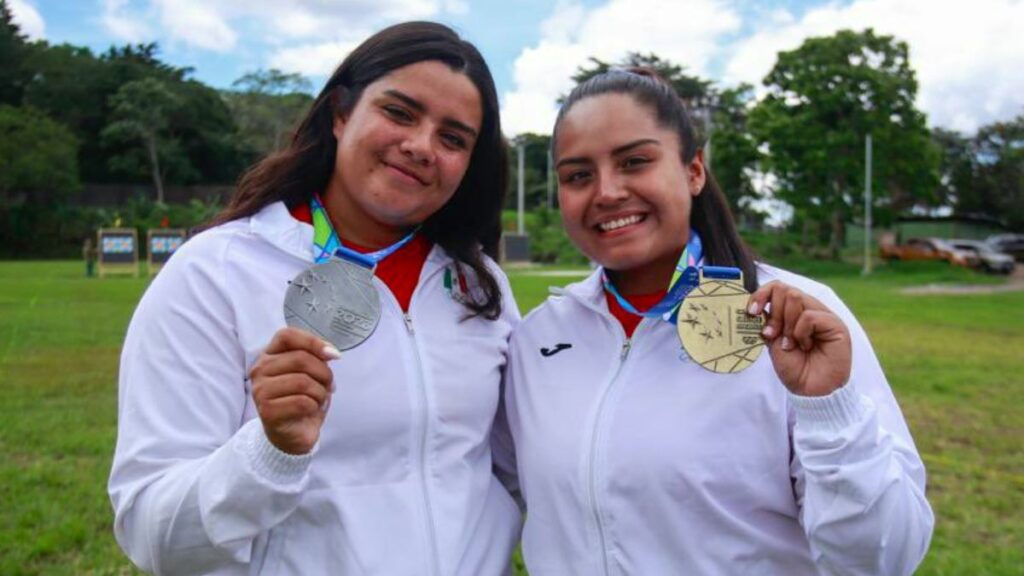 Andrea Becerra y Dafne Quintero