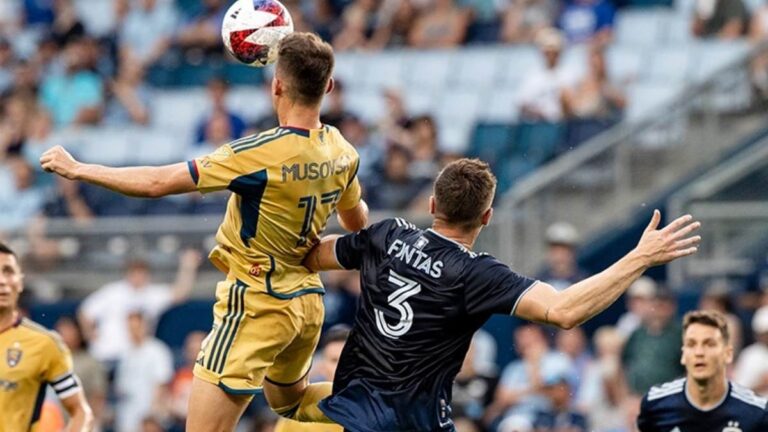 Termina la racha goleadora de Alan Pulido en el empate del Sporting Kansas City ante Real Salt Lake