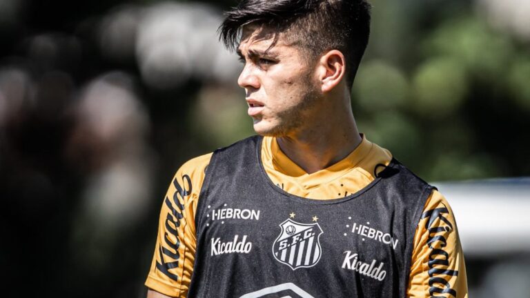 Paulo Turra no contaría más con Daniel Ruiz en el Santos de Brasil, ¿regresa a Colombia?