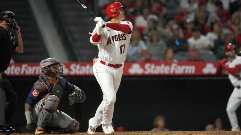 Shohei Ohtani conecta su cuadrangular 33 y los Angels vencen a Astros en extrainnings