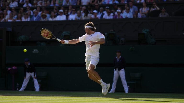 Stefanos Tsitsipas elimina a Andy Murray de Wimbledon tras un maratónico partido