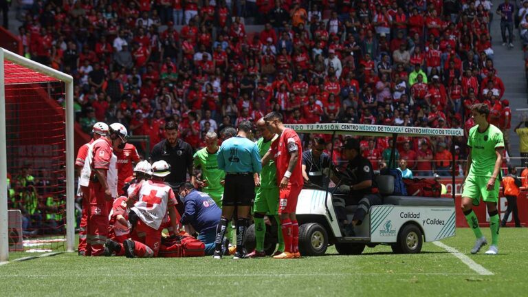 ¡Polémica expulsión de Maximiliano Araújo! Golpea a Talavera, quien sale noqueado y se anula el gol de los Diablos