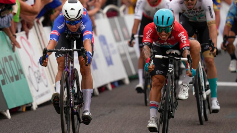 Jasper Philipsen gana la Etapa 4 del Tour de France en un caótico sprint con tres caídas