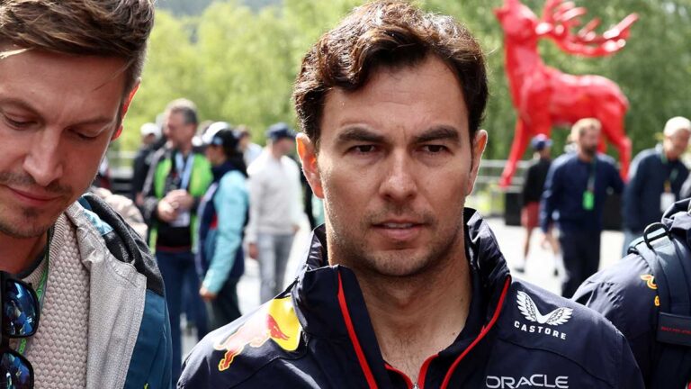 Helmut Marko pone en duda la continuidad de Checo en Red Bull: “Nada es 100% seguro en la F1”