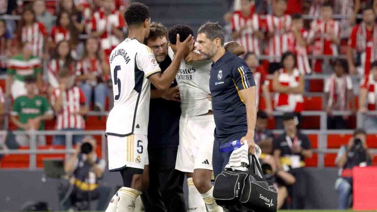 Alarmas en el Real Madrid: Militao sale entre lágrimas tras lesionarse la rodilla
