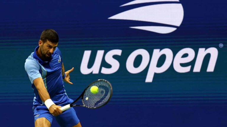 Novak Djokovic da clases a Alexandre Müller y debuta con triunfo en el US Open