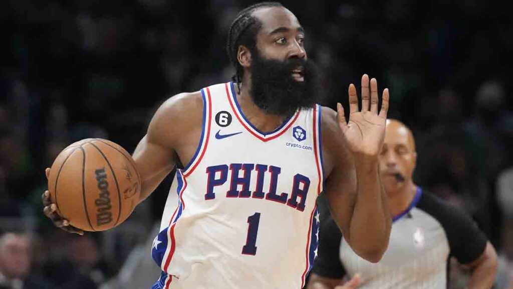 James Harden explota contra los 76ers | AP