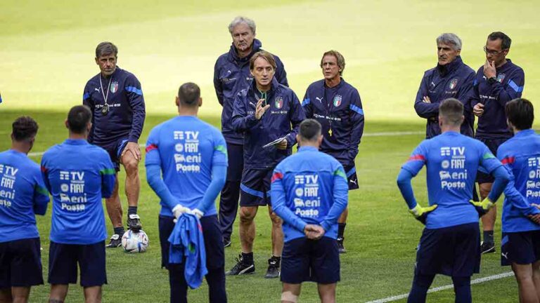 Roberto Mancini renuncia como entrenador de la Selección de Italia