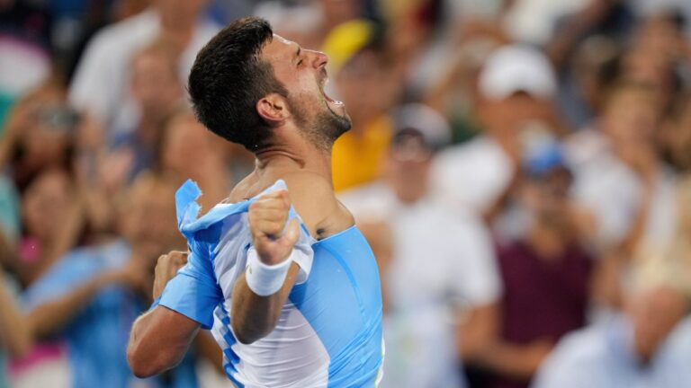 Novak Djokovic, campeón del Abierto de Cincinnati después de derrotar a Carlos Alcaraz