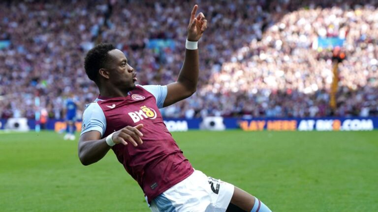 Aston Villa golea 4-0 al Everton tras haber caído por el mismo marcador una semana antes